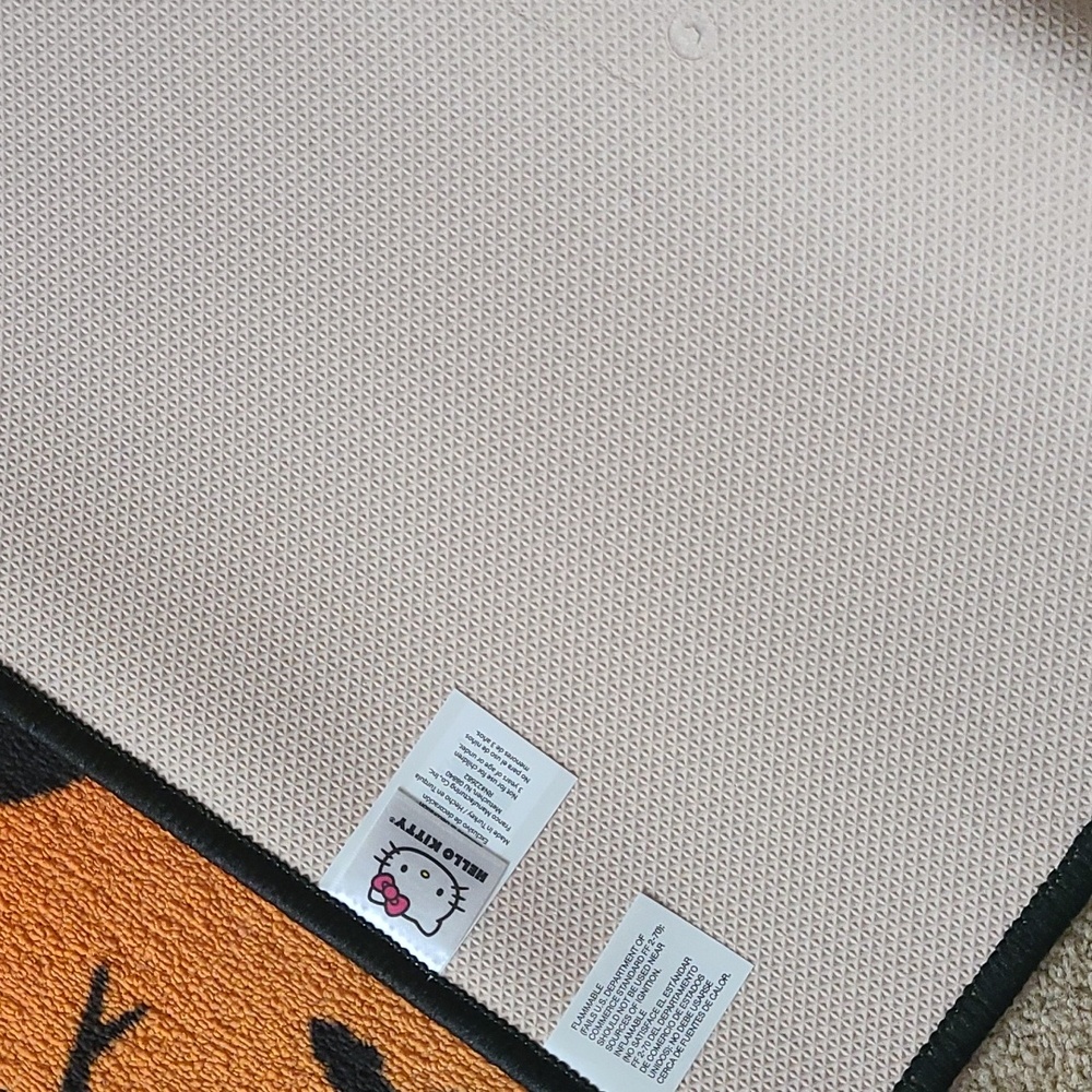 Hello Kitty Halloween Rug 🎃 - Picture 3 of 5